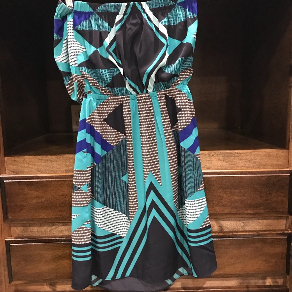Dress - Picture 2 of 3